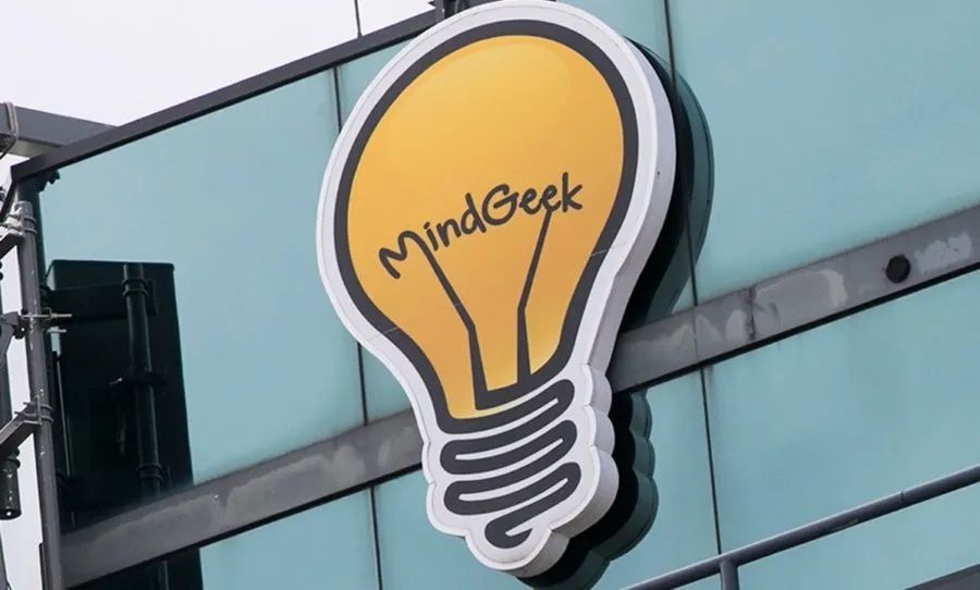 Pornhub母公司的創始人，靠免費顛覆了成人行業
